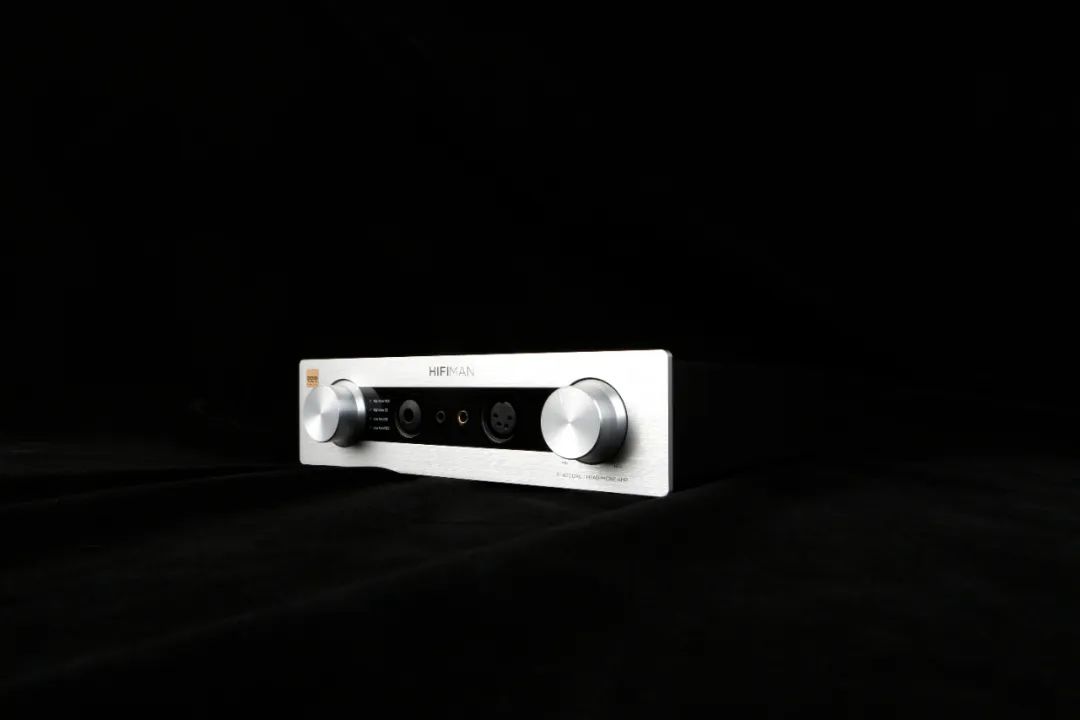 明(míng)月(yuè)驚鵲，清風(fēng)鳴蟬｜HIFIMAN EF400耳放(fàng)一(yī)體(tǐ)機(jī)的(de)平衡之道(dào)